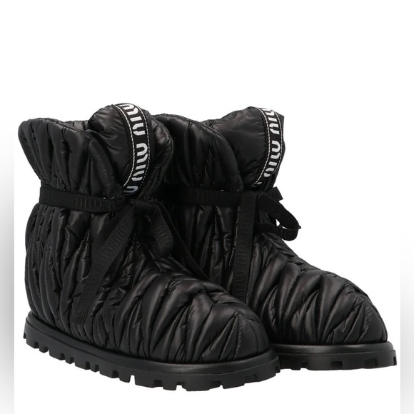 Miu Miu Women’s 35.5 (US 5.5) Matelassé Padded Ankle Boots - Picture 3 of 9